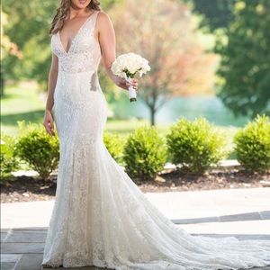 Monique Lhuillier Bl20121 wedding dress